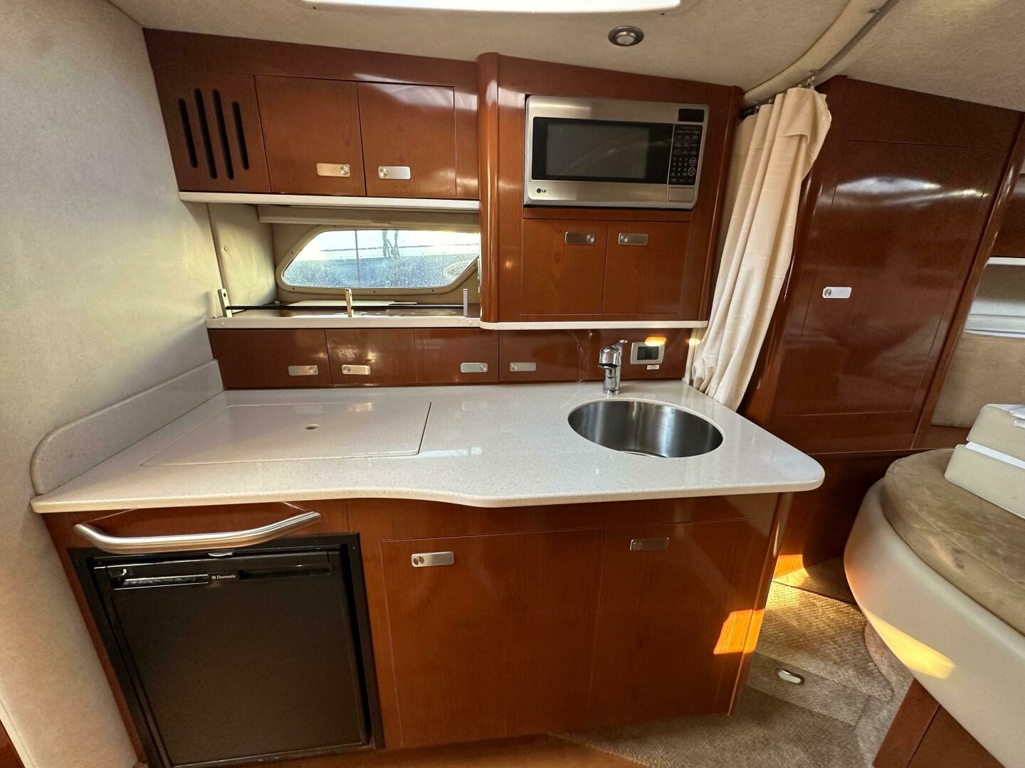 Slide: The Image of Sea Ray 350 Sundancer 2011 - 5057350