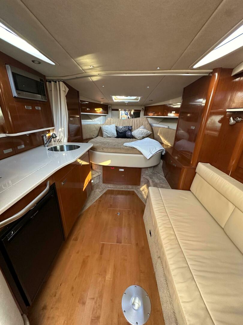 Slide: The Image of Sea Ray 350 Sundancer 2011 - 5057333