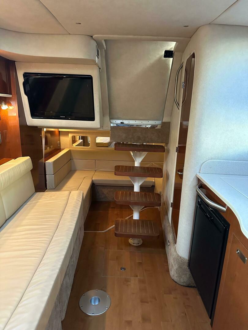 Slide: The Image of Sea Ray 350 Sundancer 2011 - 5057352