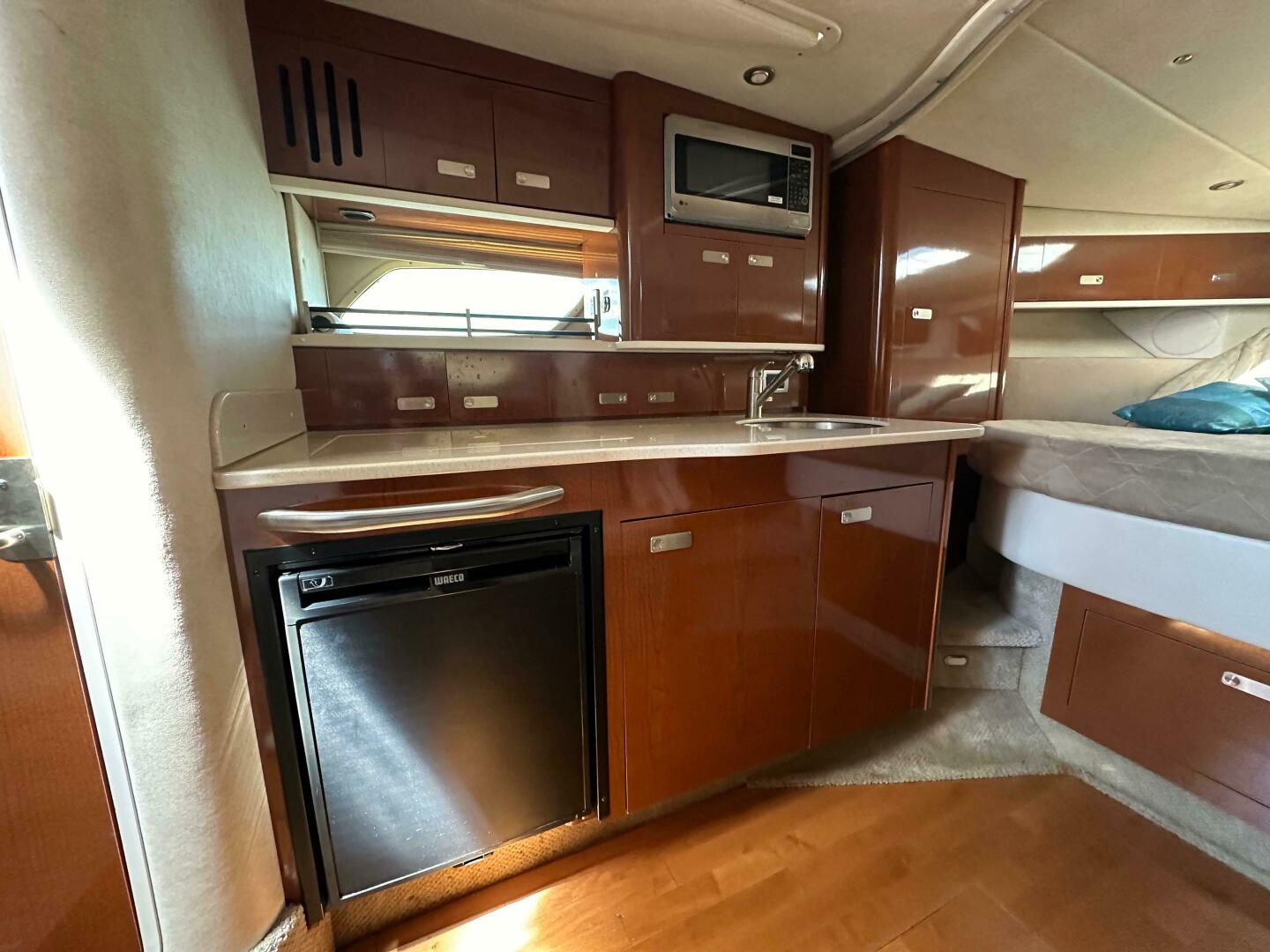 Slide: The Image of Sea Ray 350 Sundancer 2011 - 4301100