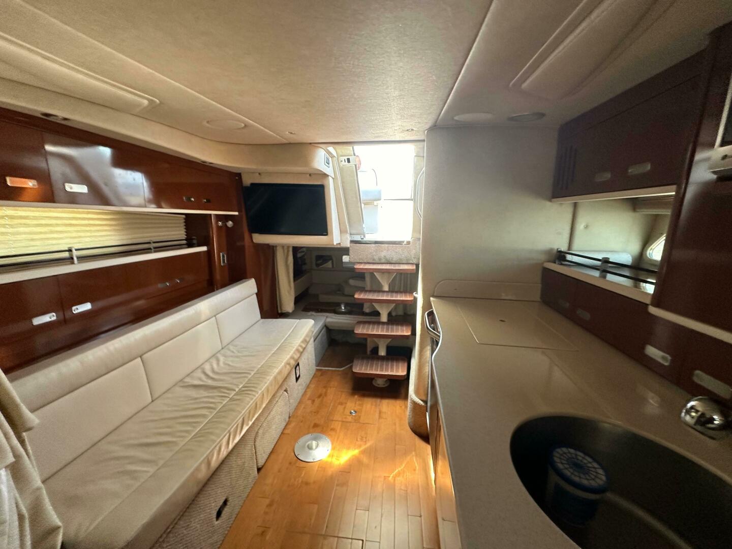 Slide: The Image of Sea Ray 350 Sundancer 2011 - 4301102