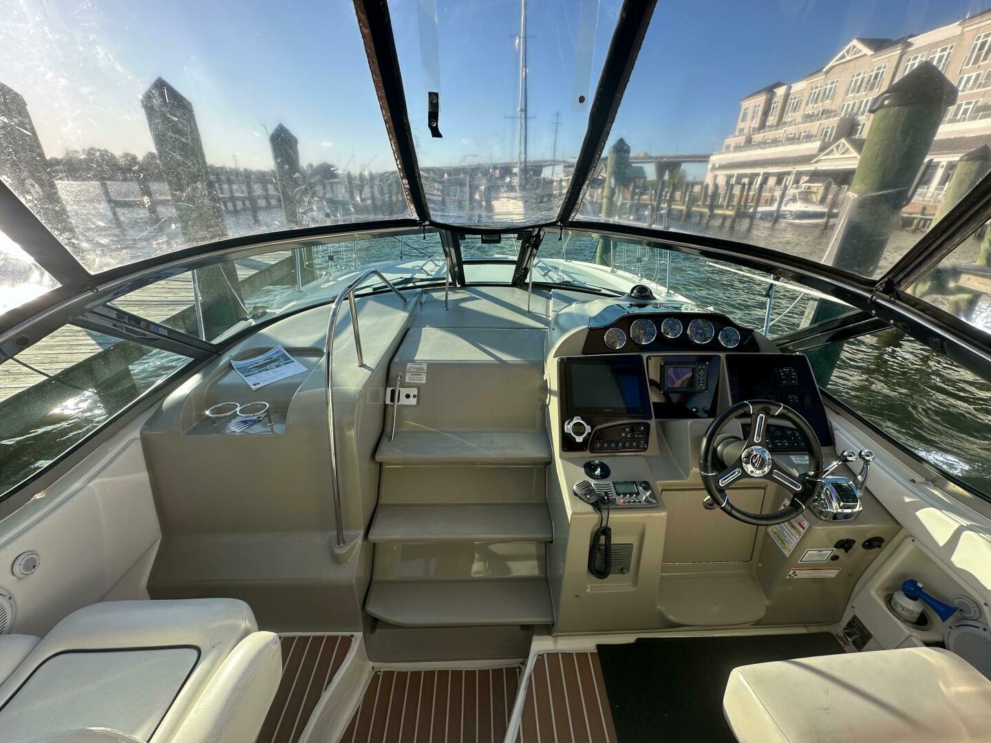 Slide: The Image of Sea Ray 350 Sundancer 2011 - 4301136