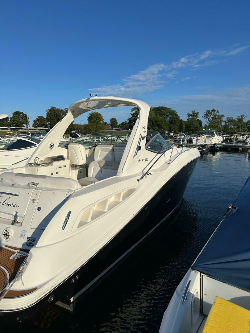 Slide: The Image of Sea Ray 350 Sundancer 2011 - 5057336