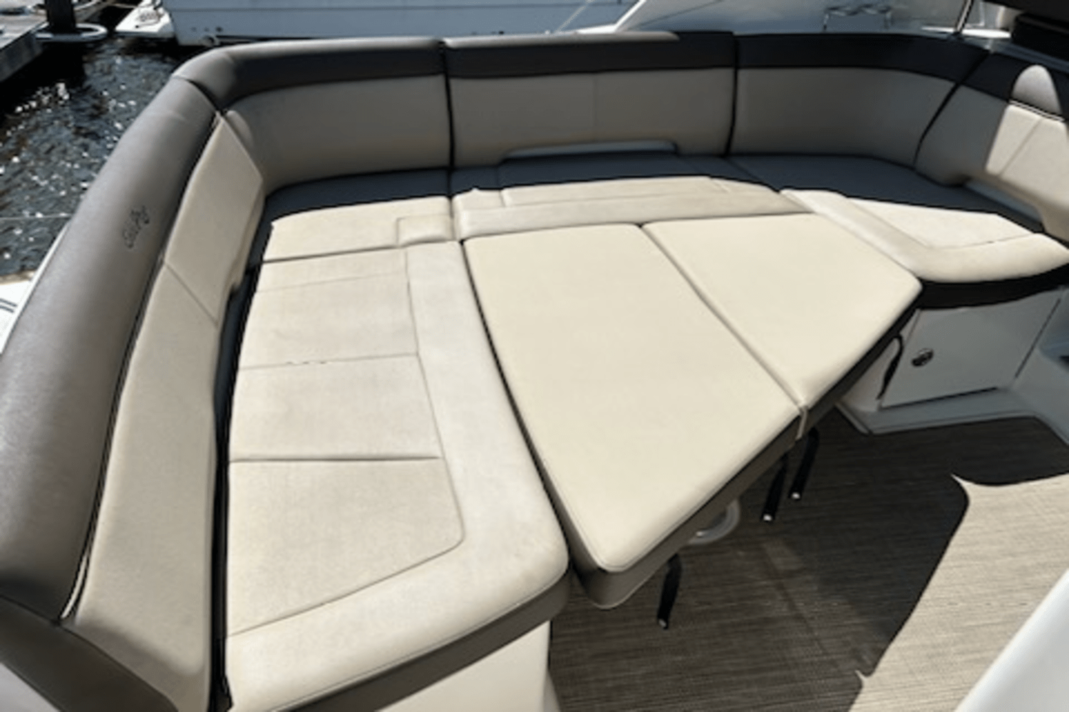 Slide: The Image of Sea Ray 350 SUNDANCER 2013 - 12