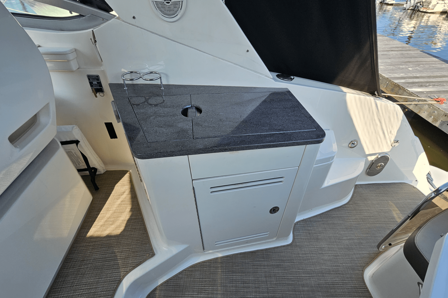 Slide: The Image of Sea Ray 350 SUNDANCER 2013 - 14