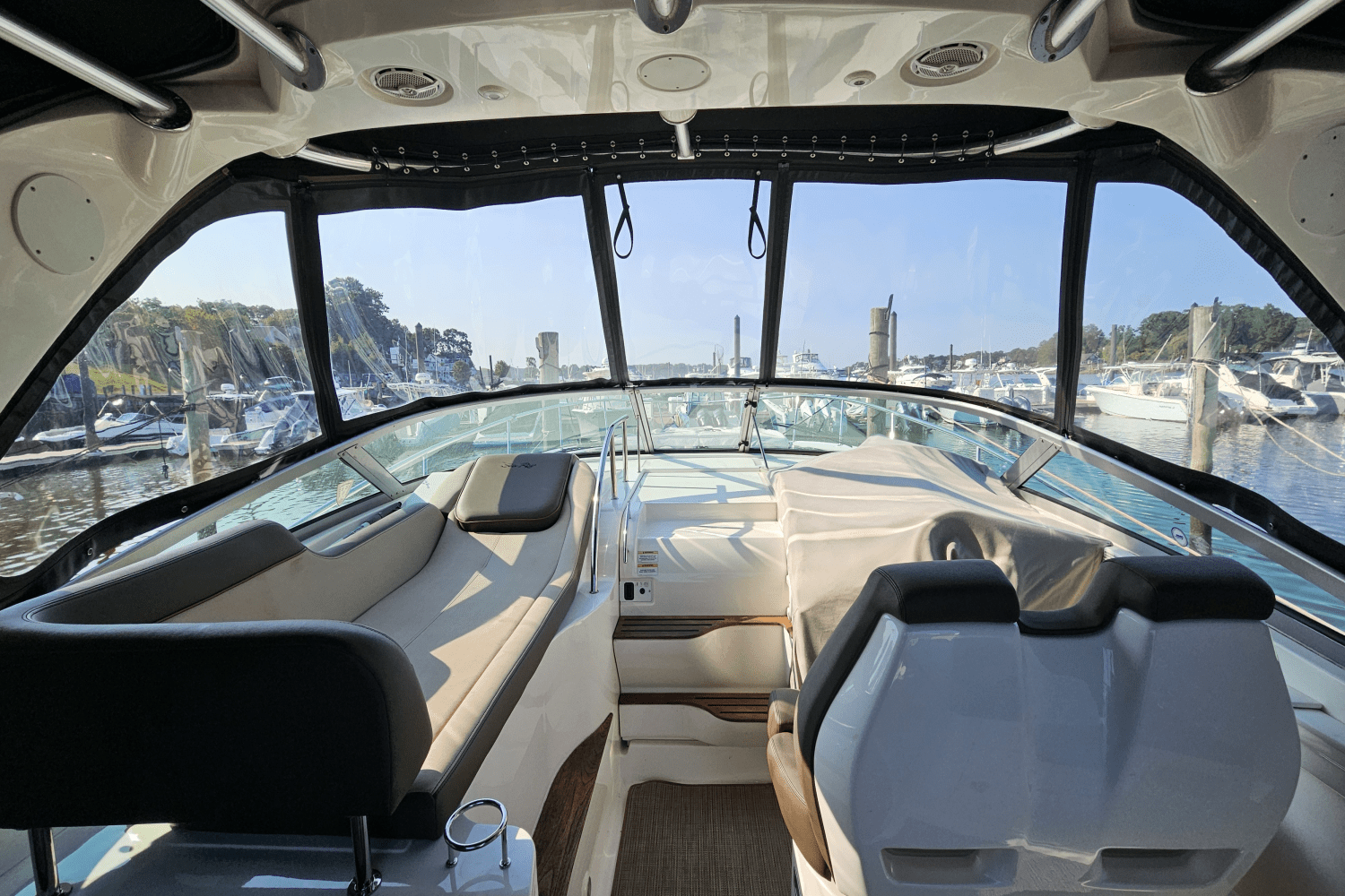 Slide: The Image of Sea Ray 350 SUNDANCER 2013 - 16