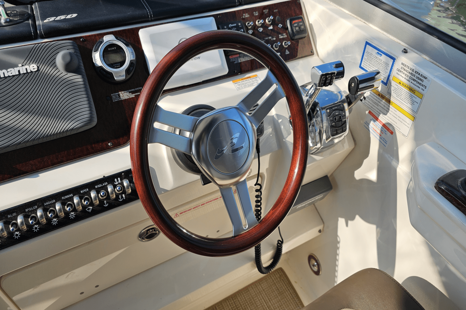 Slide: The Image of Sea Ray 350 SUNDANCER 2013 - 20