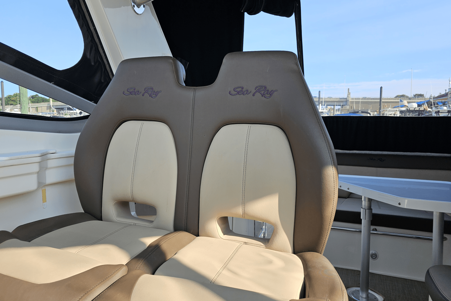 Slide: The Image of Sea Ray 350 SUNDANCER 2013 - 26