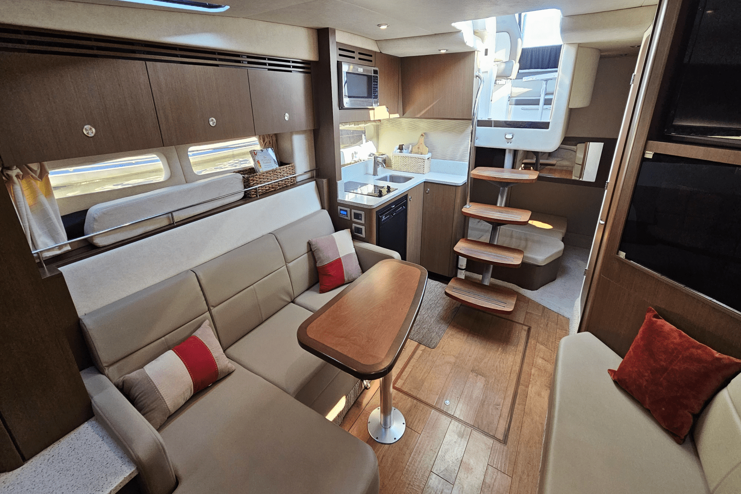 Slide: The Image of Sea Ray 350 SUNDANCER 2013 - 29