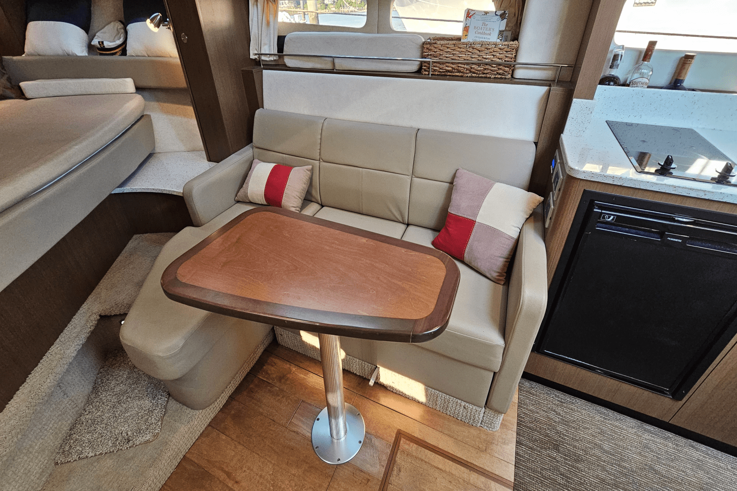 Slide: The Image of Sea Ray 350 SUNDANCER 2013 - 30