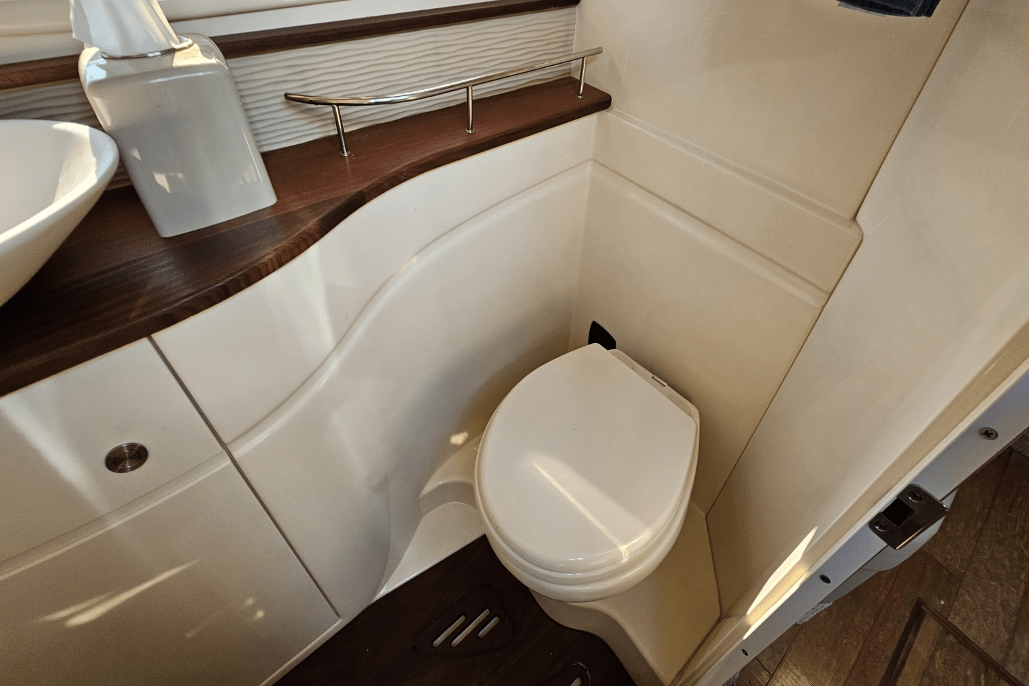 Slide: The Image of Sea Ray 350 SUNDANCER 2013 - 33