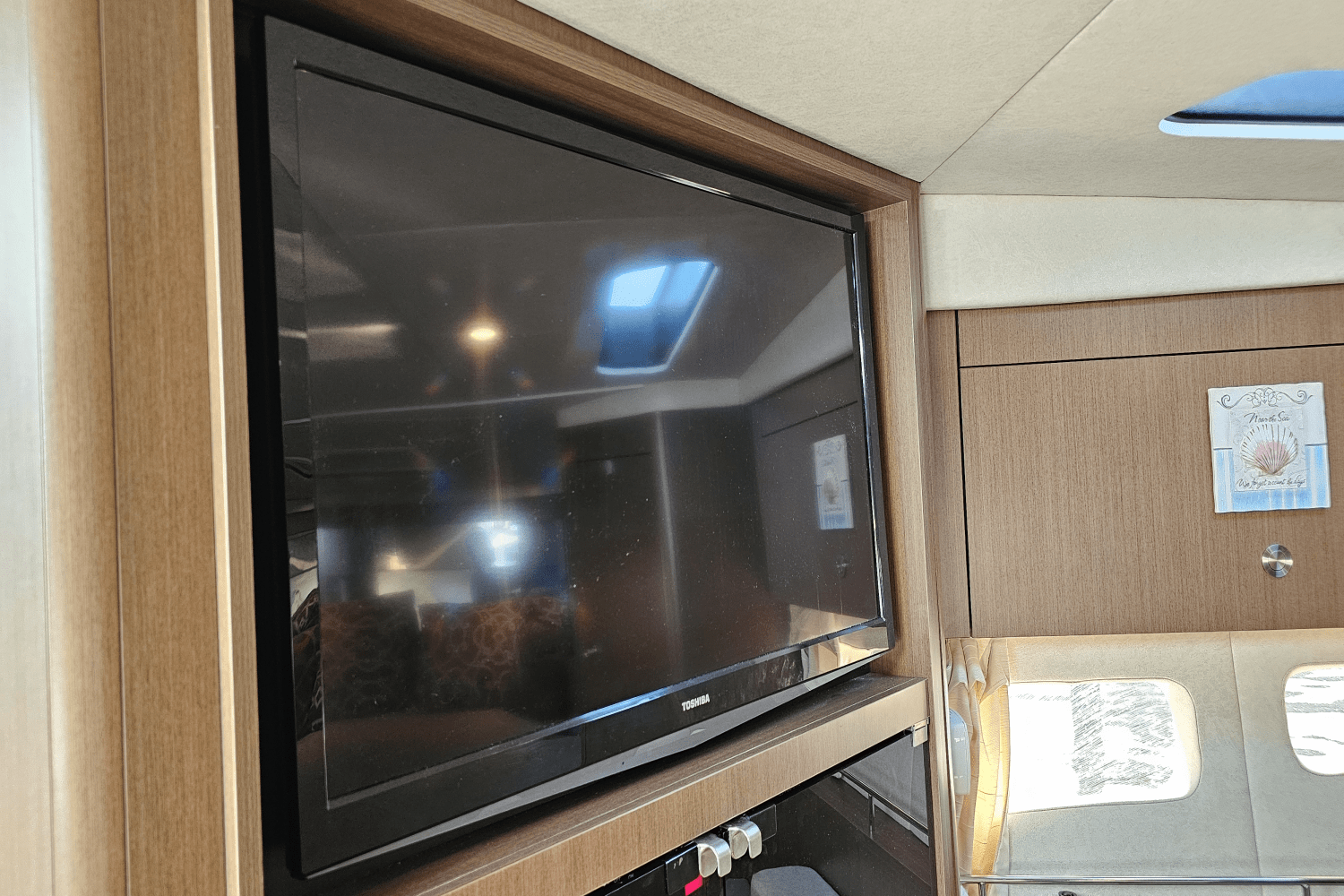 Slide: The Image of Sea Ray 350 SUNDANCER 2013 - 38