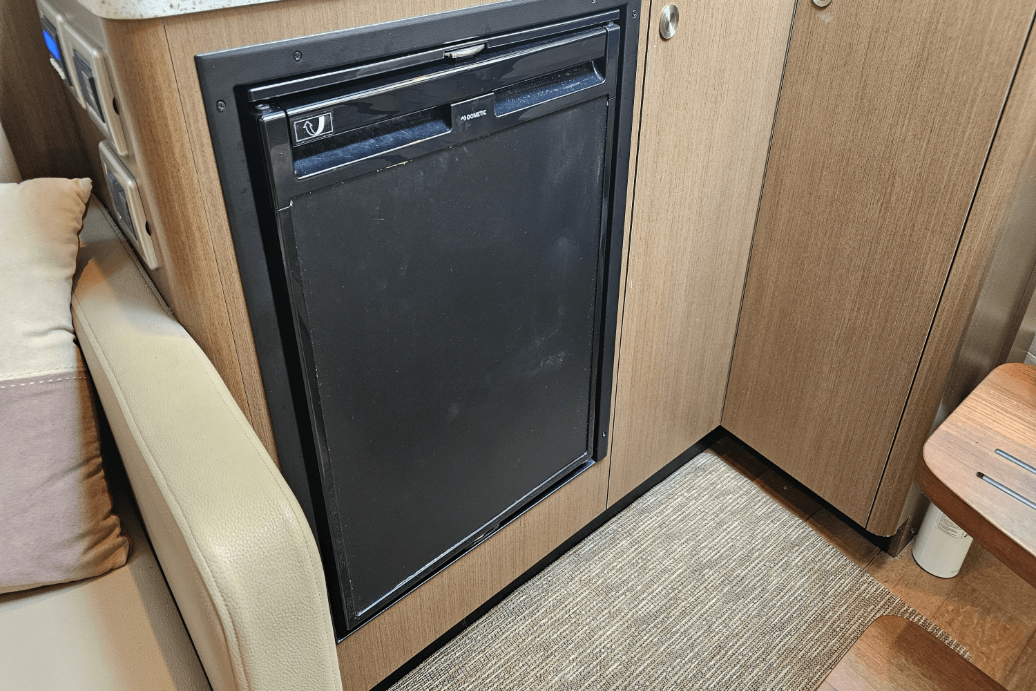 Slide: The Image of Sea Ray 350 SUNDANCER 2013 - 43