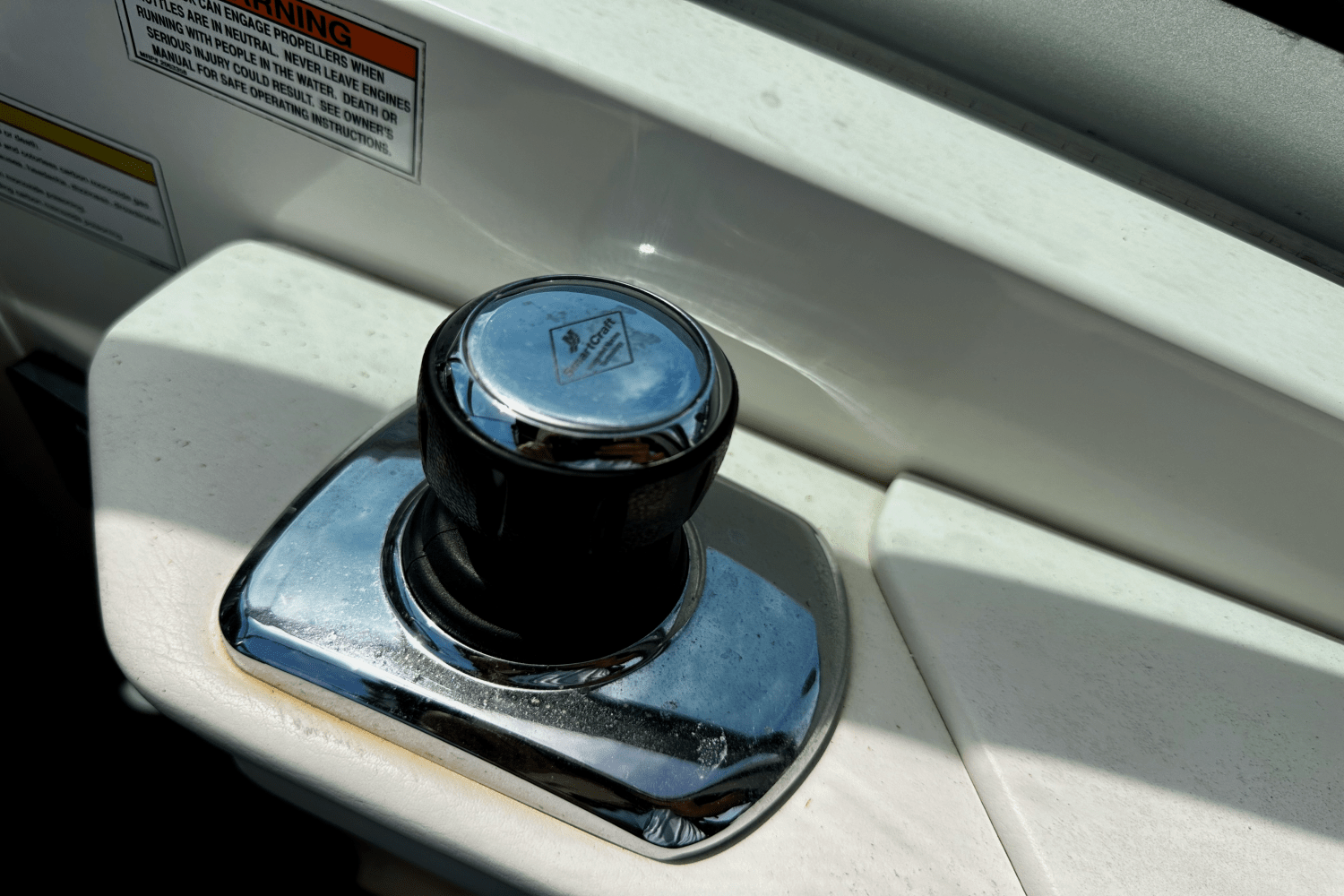 Slide: The Image of Sea Ray 350 SUNDANCER 2014 - 25