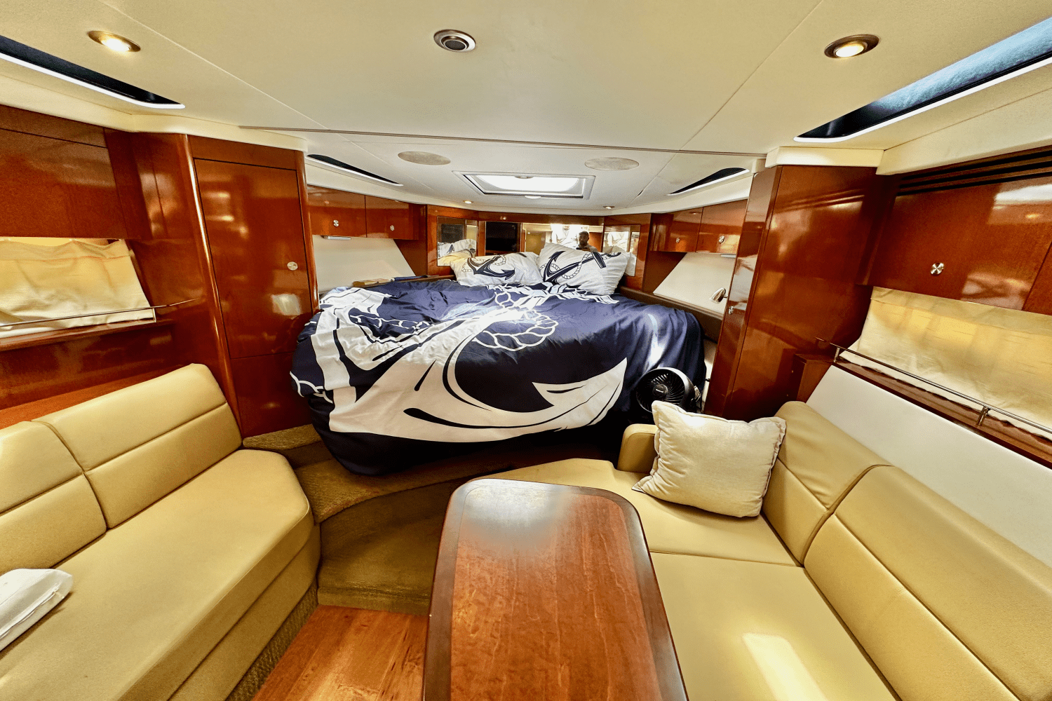 Slide: The Image of Sea Ray 350 SUNDANCER 2014 - 29
