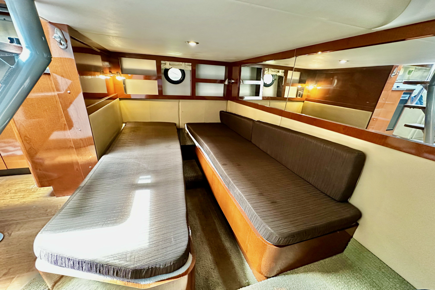 Slide: The Image of Sea Ray 350 SUNDANCER 2014 - 31
