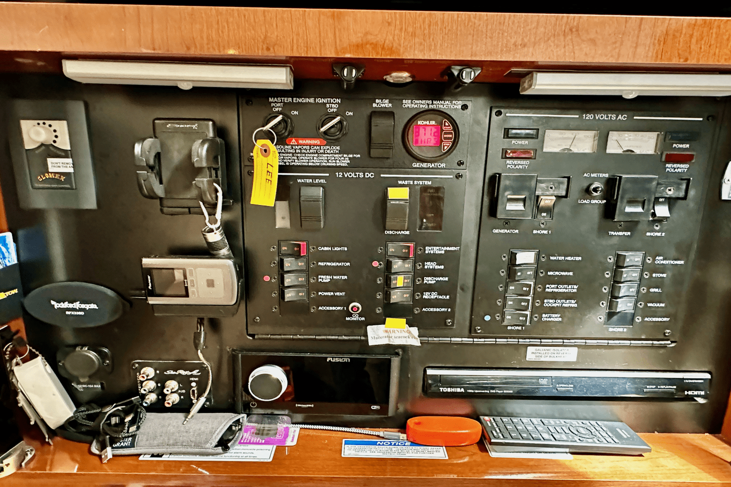 Slide: The Image of Sea Ray 350 SUNDANCER 2014 - 34