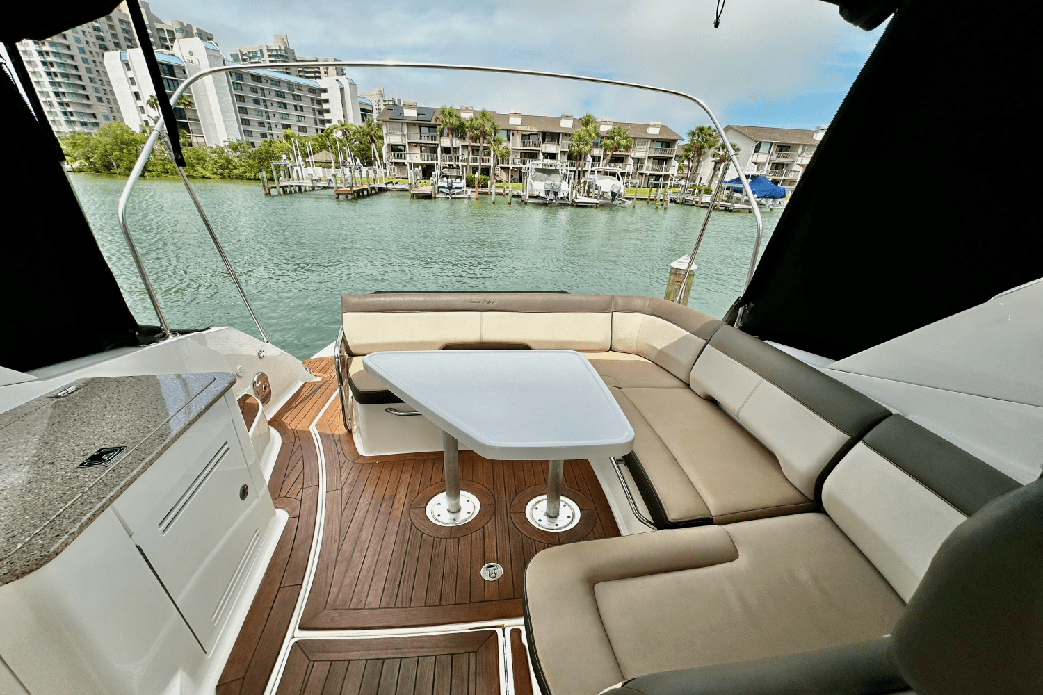 Slide: The Image of Sea Ray 350 SUNDANCER 2014 - 40
