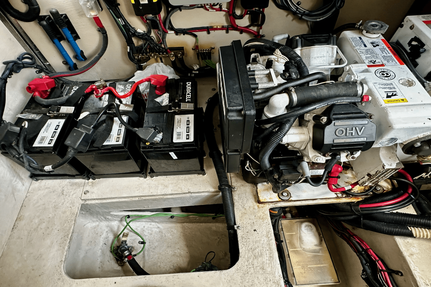 Slide: The Image of Sea Ray 350 SUNDANCER 2014 - 45