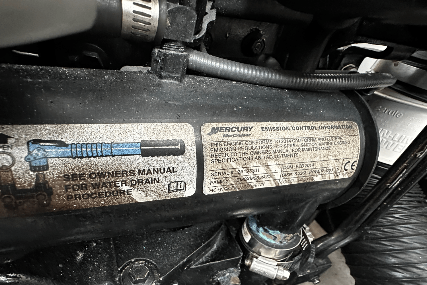 Slide: The Image of Sea Ray 350 SUNDANCER 2014 - 47