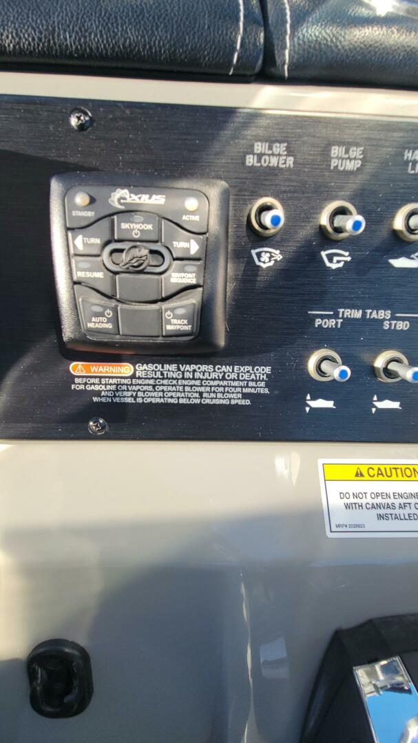 Slide: The Image of Sea Ray 350 Sundancer 2015 - 4968723