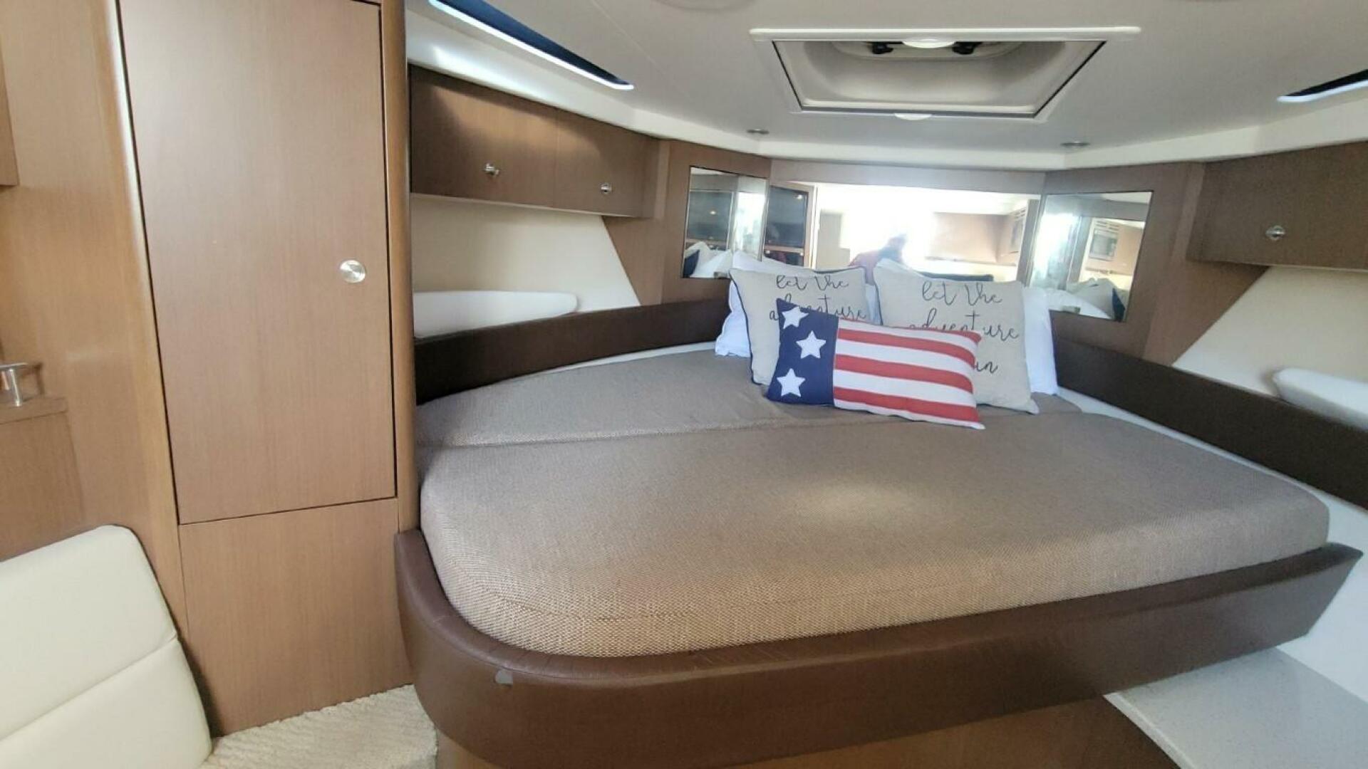 Slide: The Image of Sea Ray 350 Sundancer 2015 - 5042864