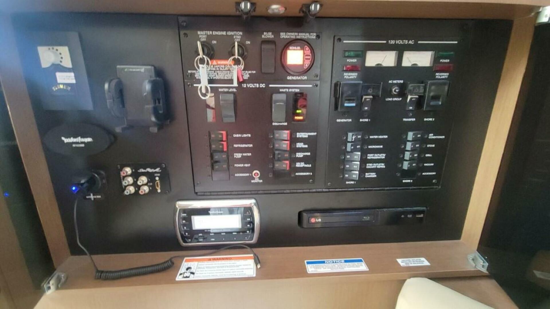 Slide: The Image of Sea Ray 350 Sundancer 2015 - 5042863