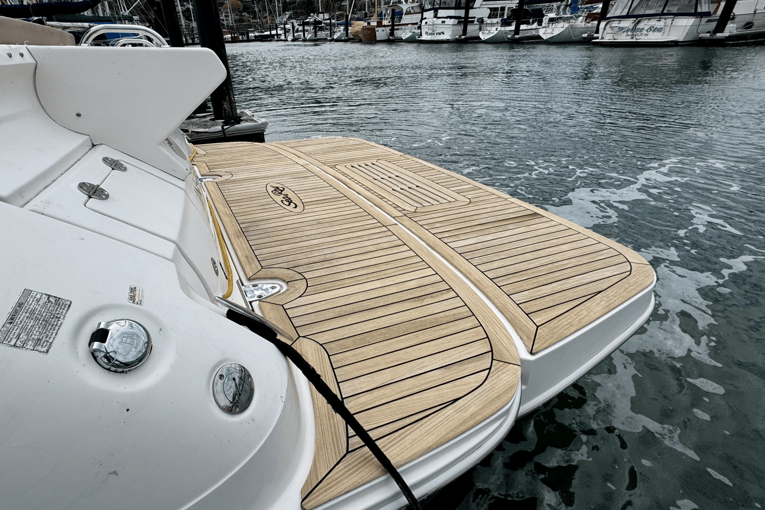 Slide: The Image of Sea Ray 350 SUNDANCER COUPE 2017 - 17