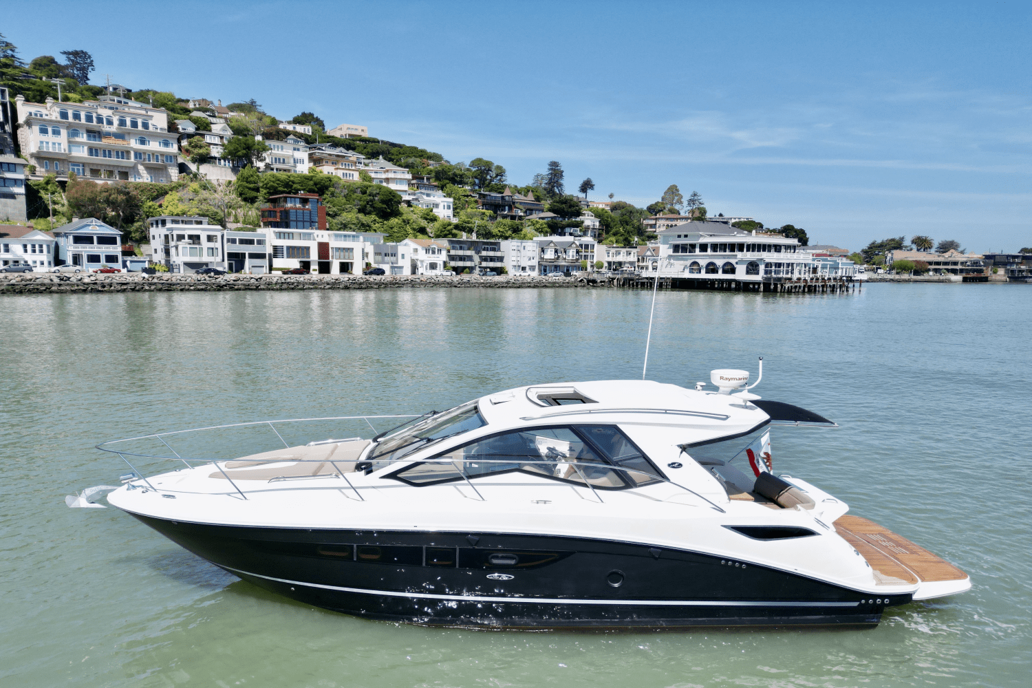 Slide: The Image of Sea Ray 350 SUNDANCER COUPE 2017 - 2