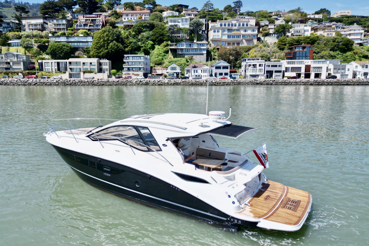 Slide: The Image of Sea Ray 350 SUNDANCER COUPE 2017 - 3