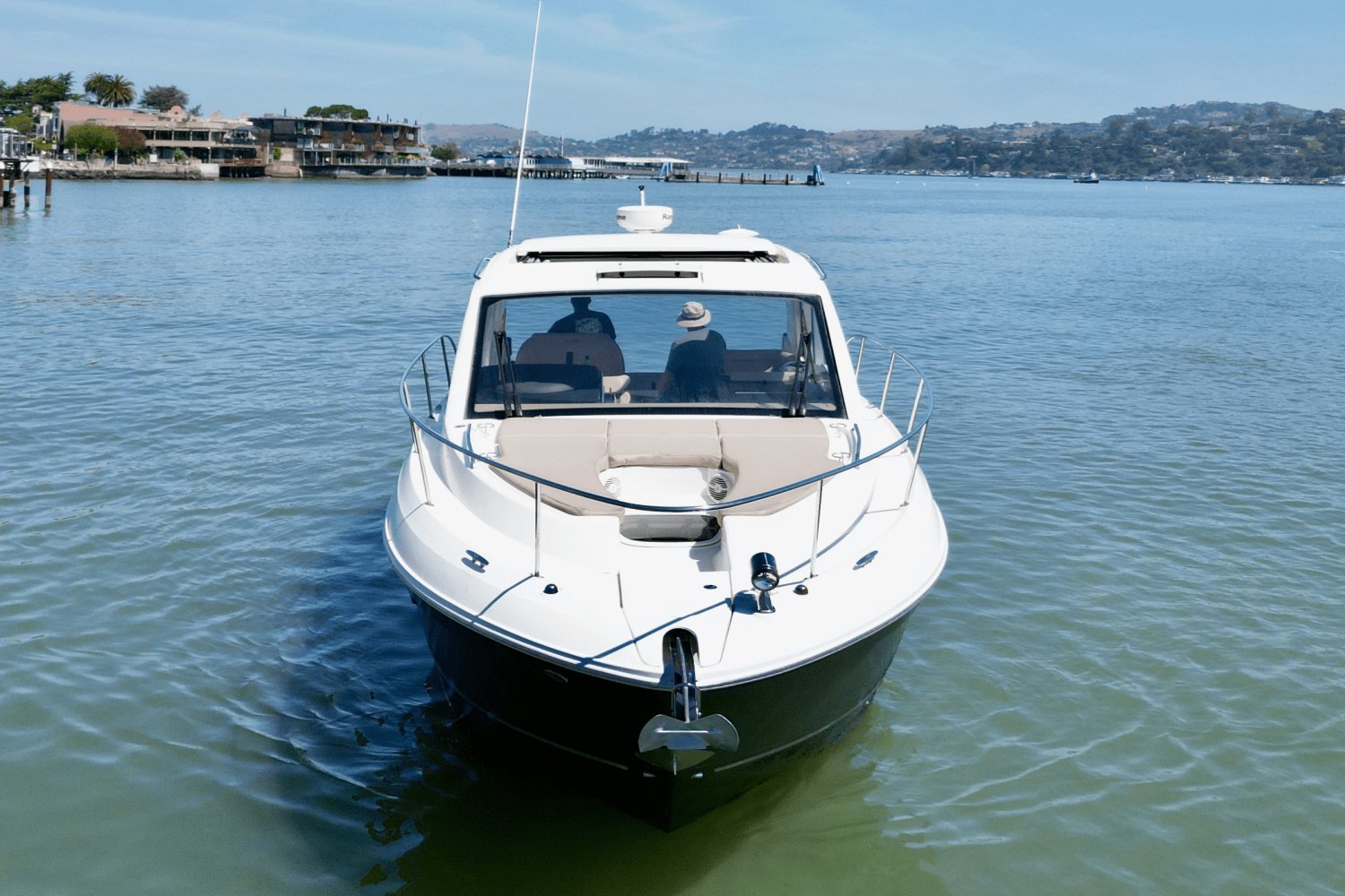 Slide: The Image of Sea Ray 350 SUNDANCER COUPE 2017 - 6