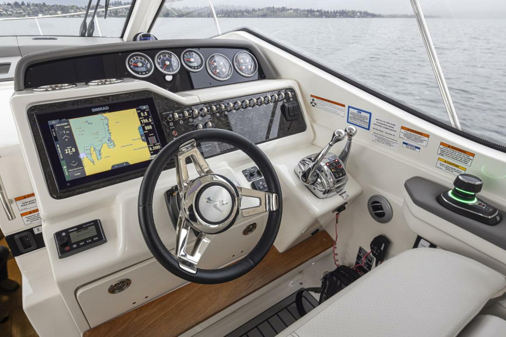 Slide: The Image of Sea Ray 350 Sundancer Coupe 2021 - 4375018