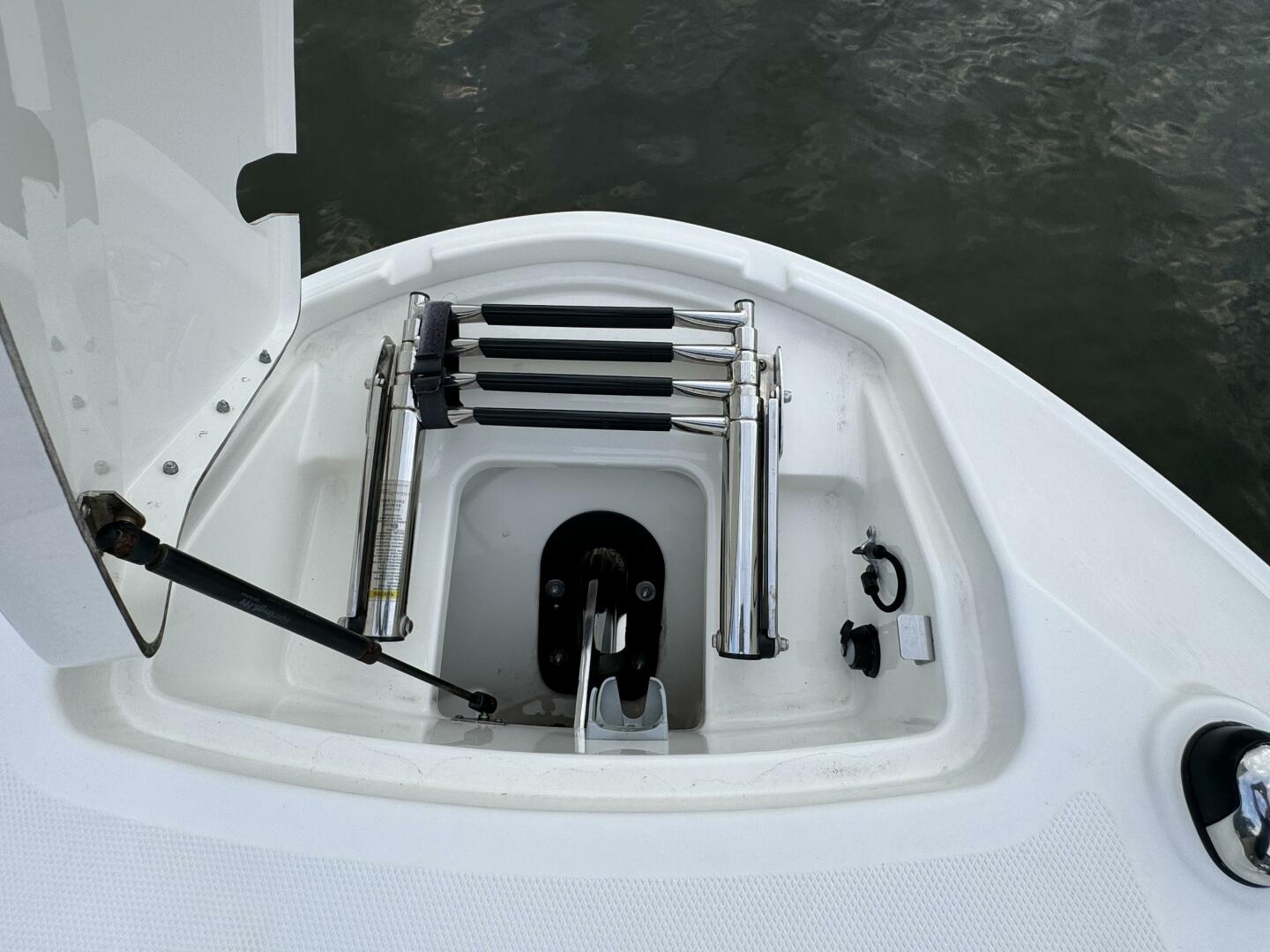 Slide: The Image of Sea Ray 35 SLX 2015 - 5110609