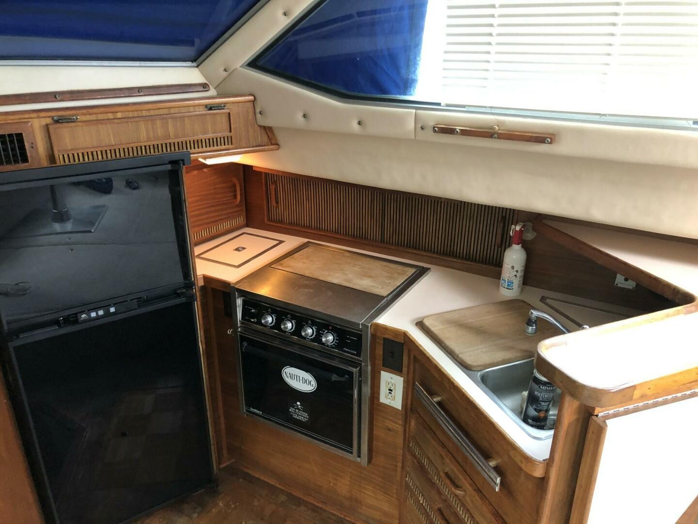 Slide: The Image of Sea Ray 36 1987 - 4694851