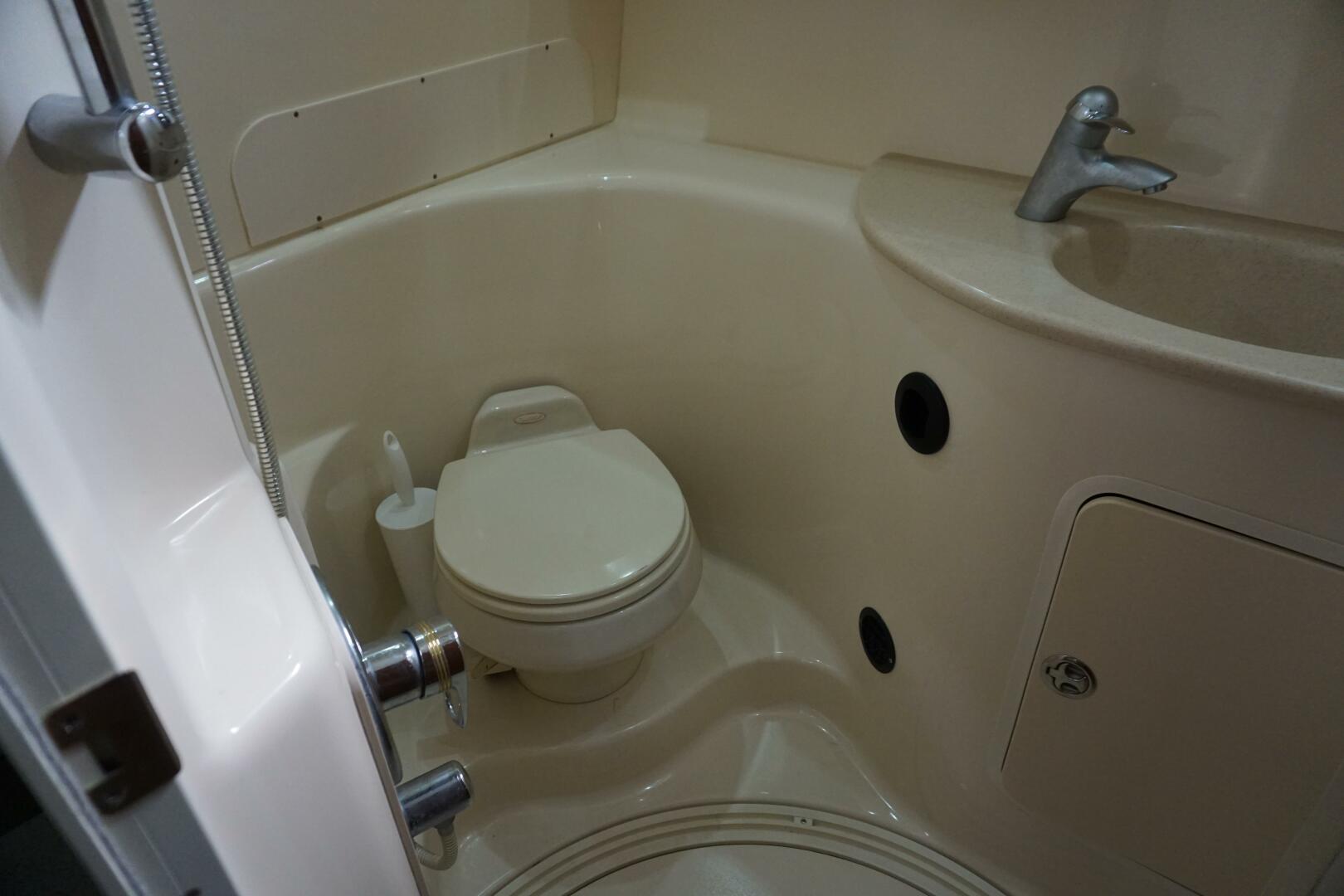Slide: The Image of 2004 36 Sea Ray 360 Sundancer No Name Head Compartment (2) - 4596752