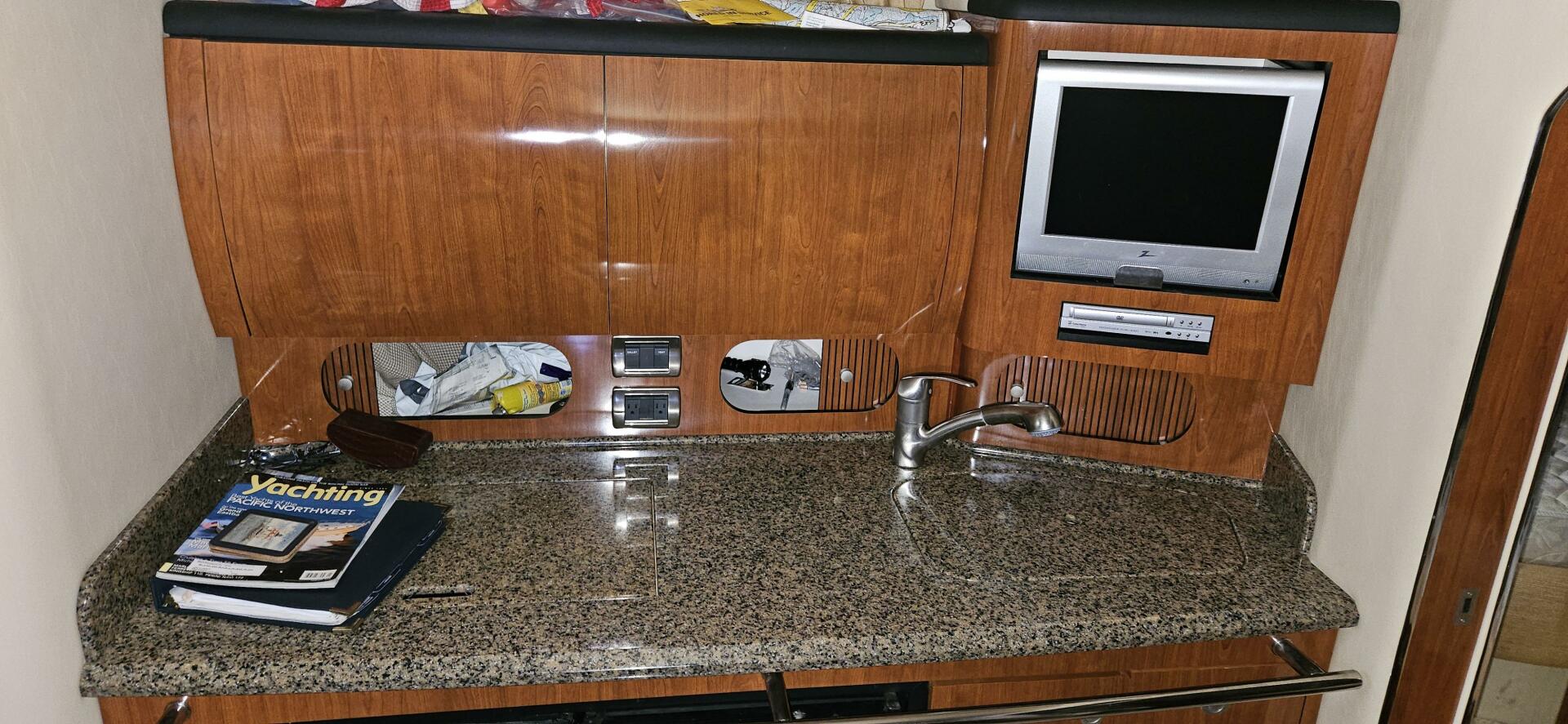 Slide: The Image of Sea Ray 360 Sundancer 2005 - 5263577