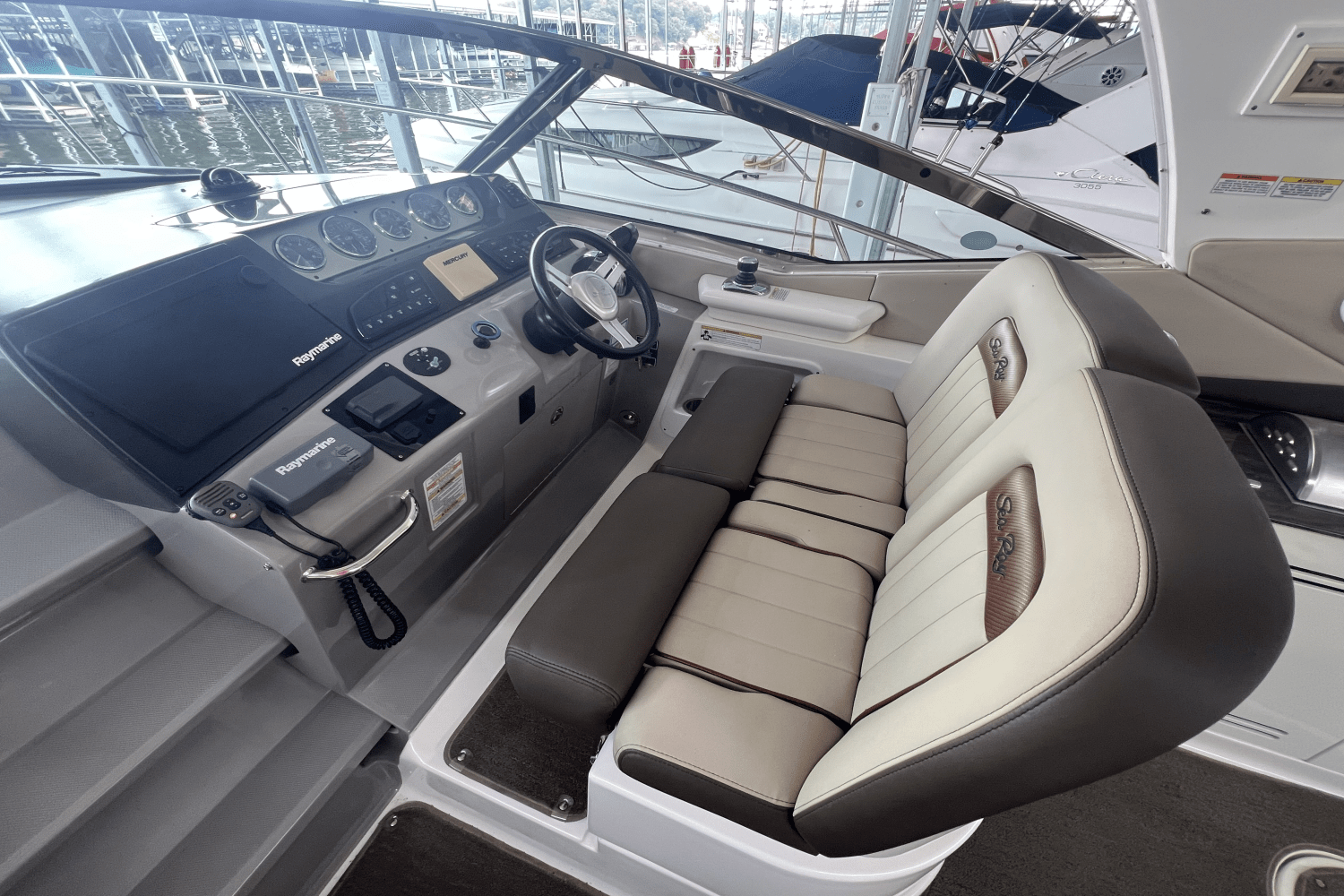 Slide: The Image of Sea Ray 370 DA-SD 2014 - 11