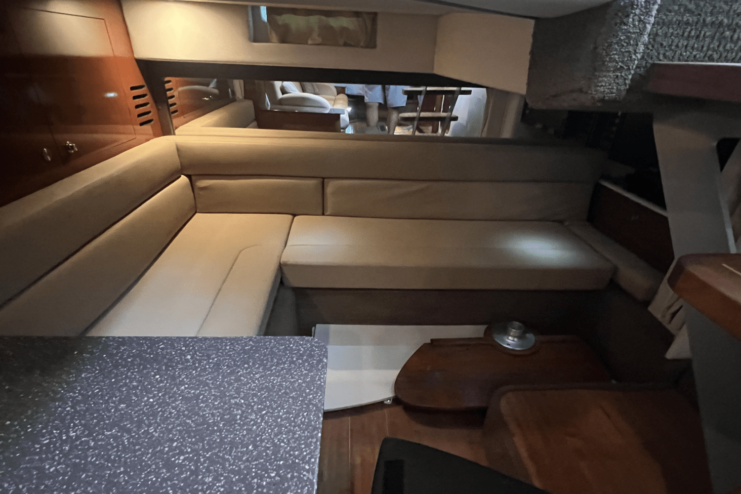 Slide: The Image of Sea Ray 370 DA-SD 2014 - 17