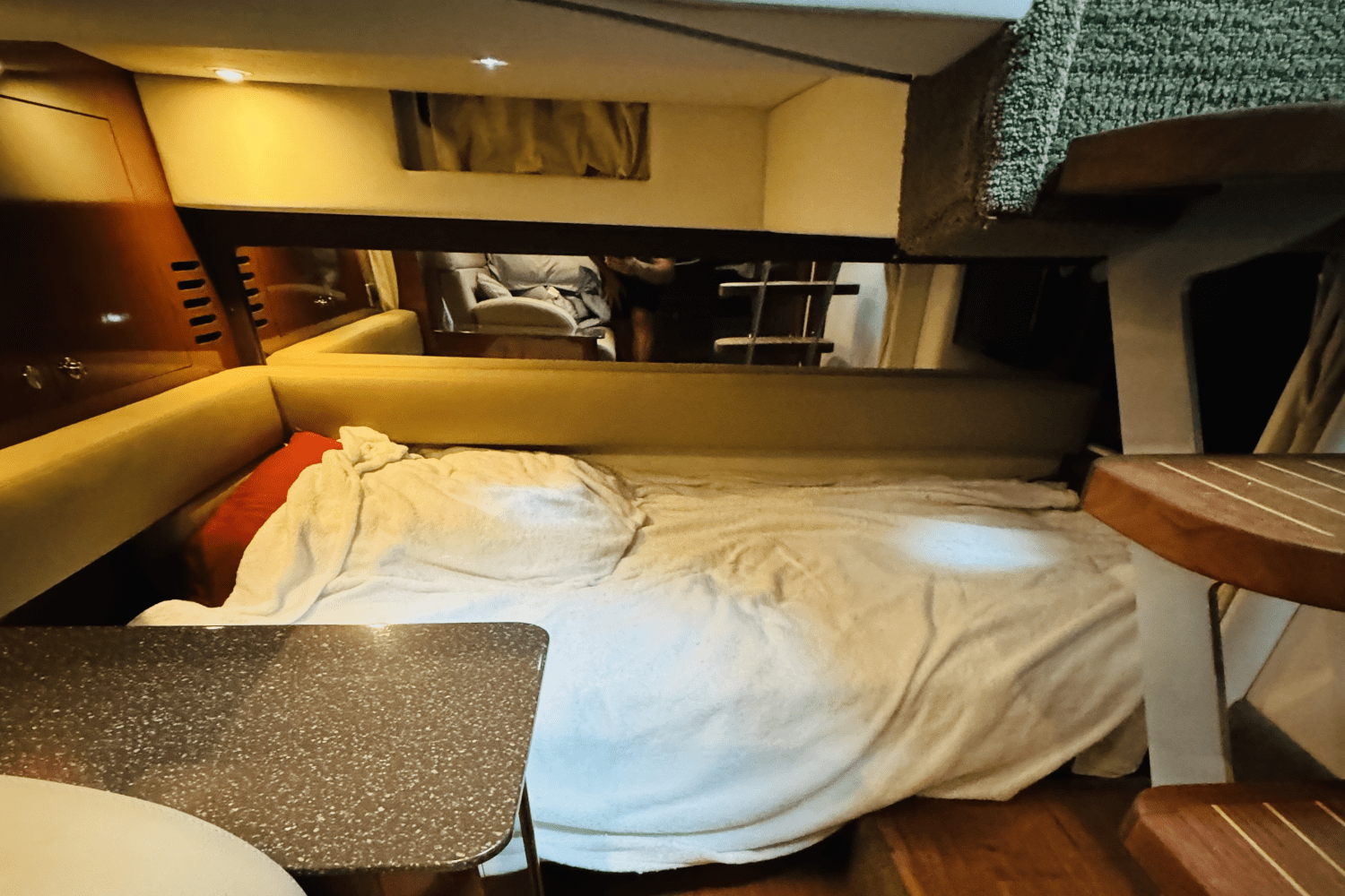 Slide: The Image of Sea Ray 370 DA-SD 2014 - 18