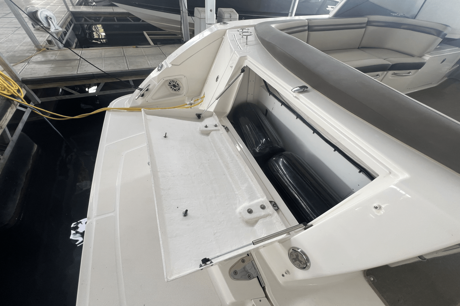 Slide: The Image of Sea Ray 370 DA-SD 2014 - 5