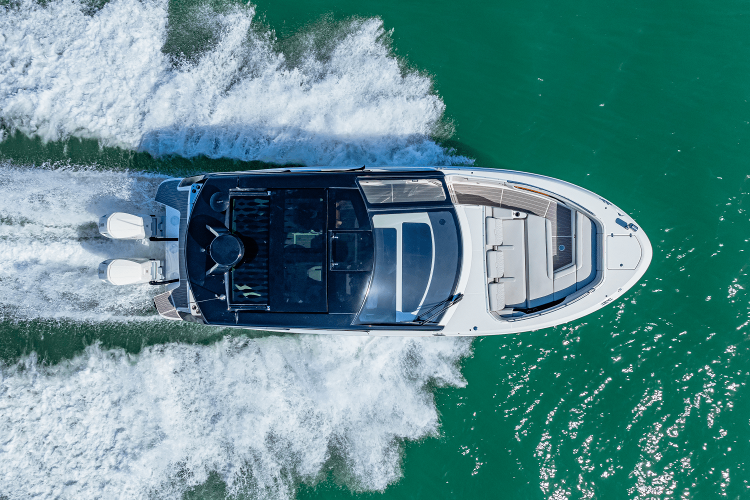 Slide: The Image of Sea Ray 370DA OB 2024 - 23