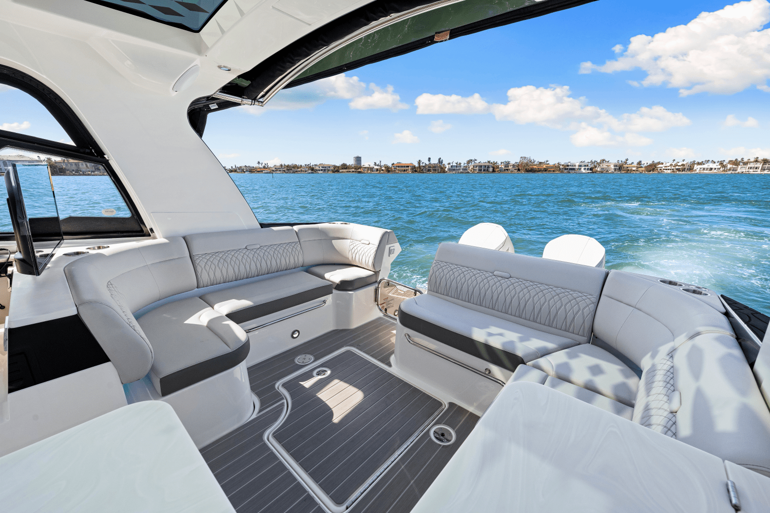 Slide: The Image of Sea Ray 370DA OB 2024 - 36