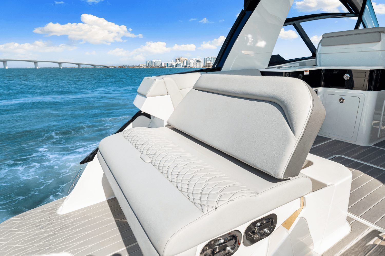 Slide: The Image of Sea Ray 370DA OB 2024 - 40