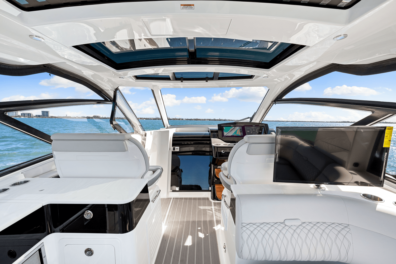 Slide: The Image of Sea Ray 370DA OB 2024 - 43