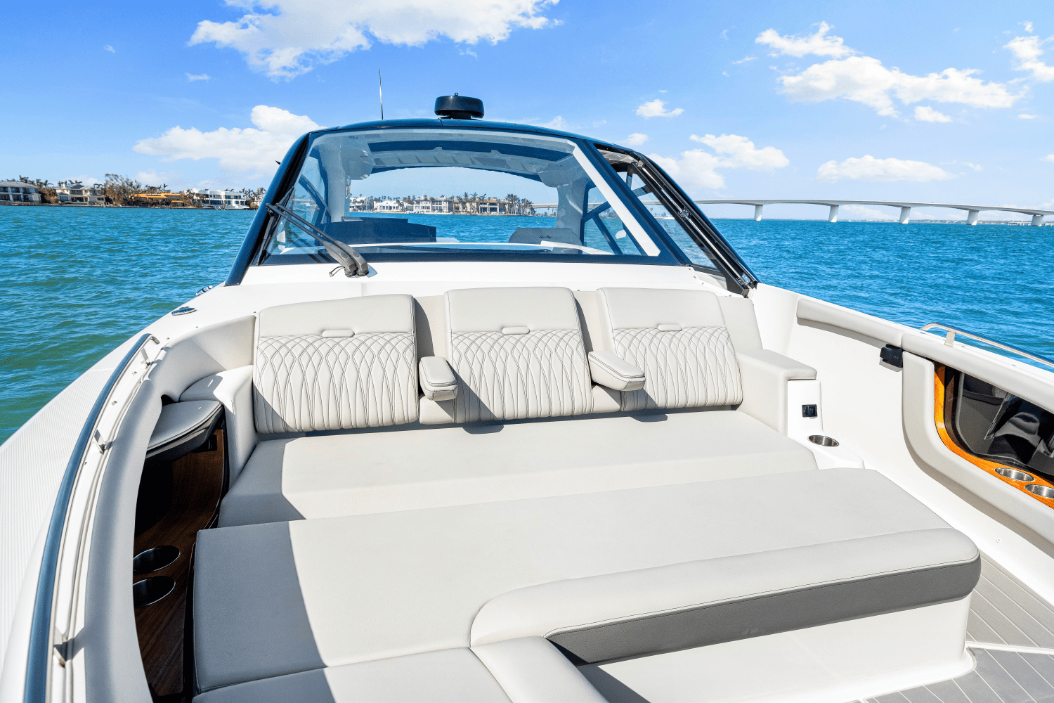 Slide: The Image of Sea Ray 370DA OB 2024 - 51
