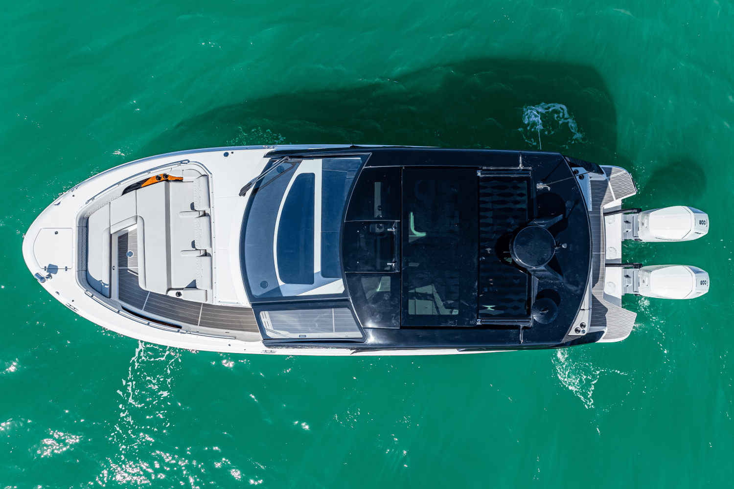 Slide: The Image of Sea Ray 370DA OB 2024 - 7