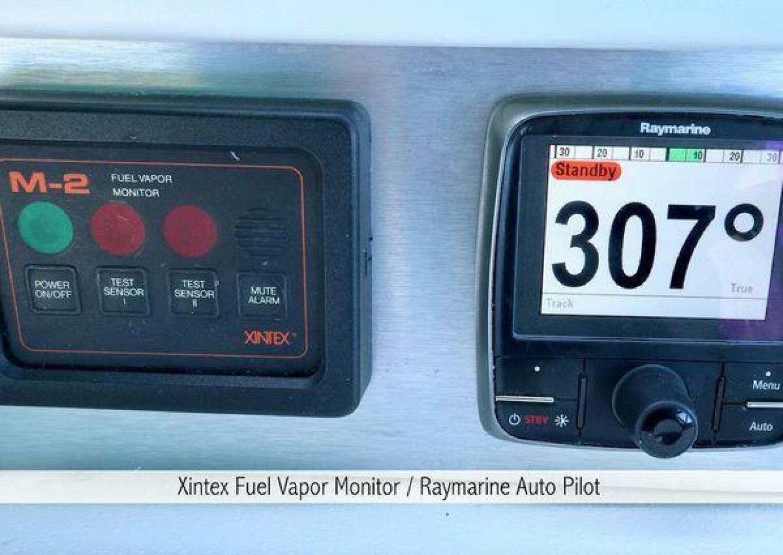 Slide: The Image of Sea Ray 370 Express 1994 - 5296438