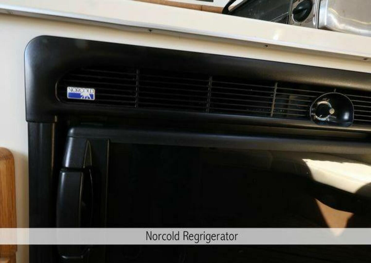 Slide: The Image of Sea Ray 370 Express 1994 - 5296448