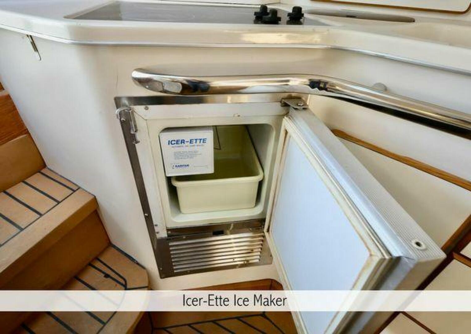 Slide: The Image of Sea Ray 370 Express 1994 - 5296449