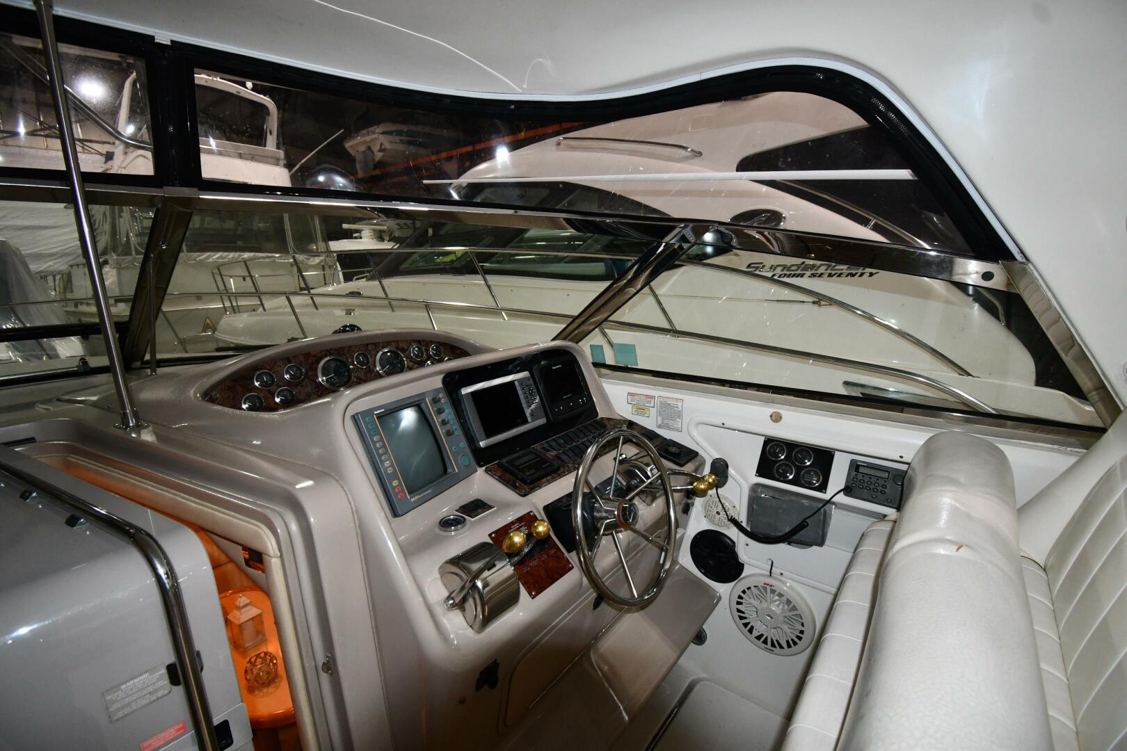 Slide: The Image of Sea Ray 370 Express Cruiser 2000 - 5118451